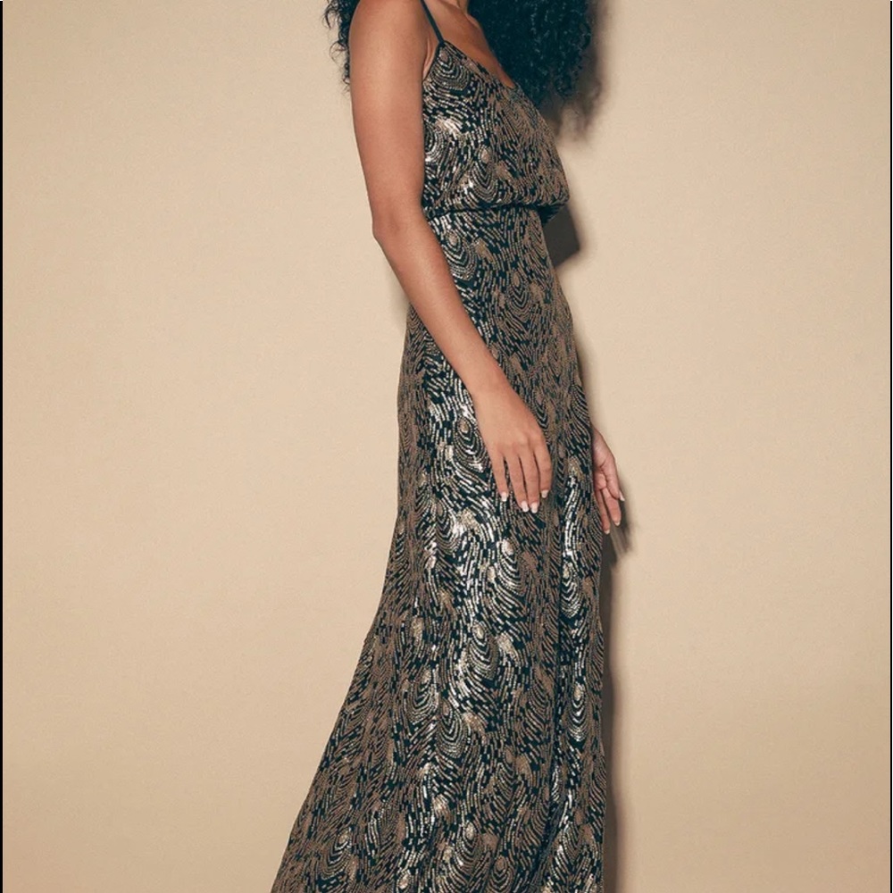 Lulus In Awe Black and Gold Sequin Maxi Dress! Size SMALL!